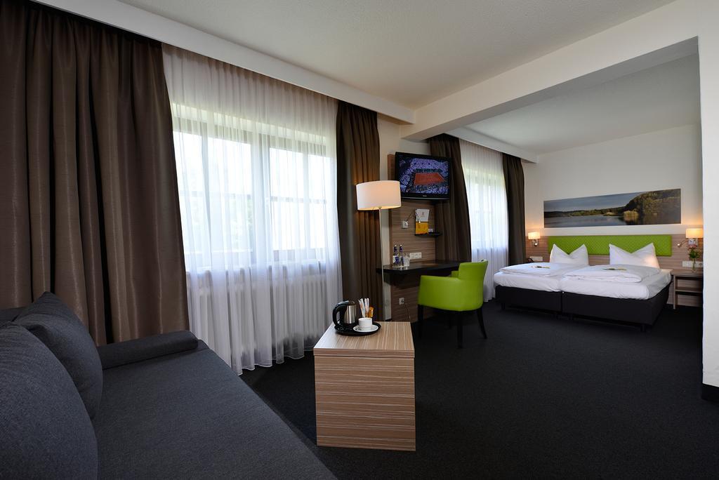 Hotel Sonnenhof Плайнфельд Экстерьер фото